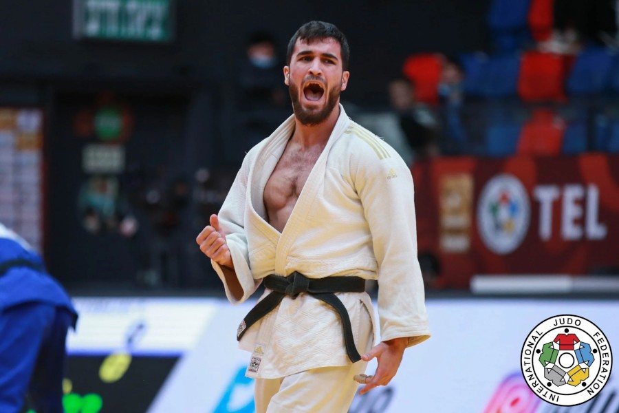 “Böyük dəbilqə” turnirinin ilk günündə bürünc medal